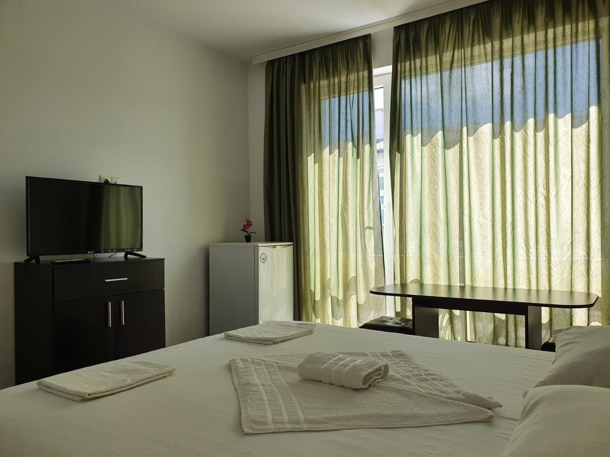 Family House Manolov Hotel Obzor Exterior foto