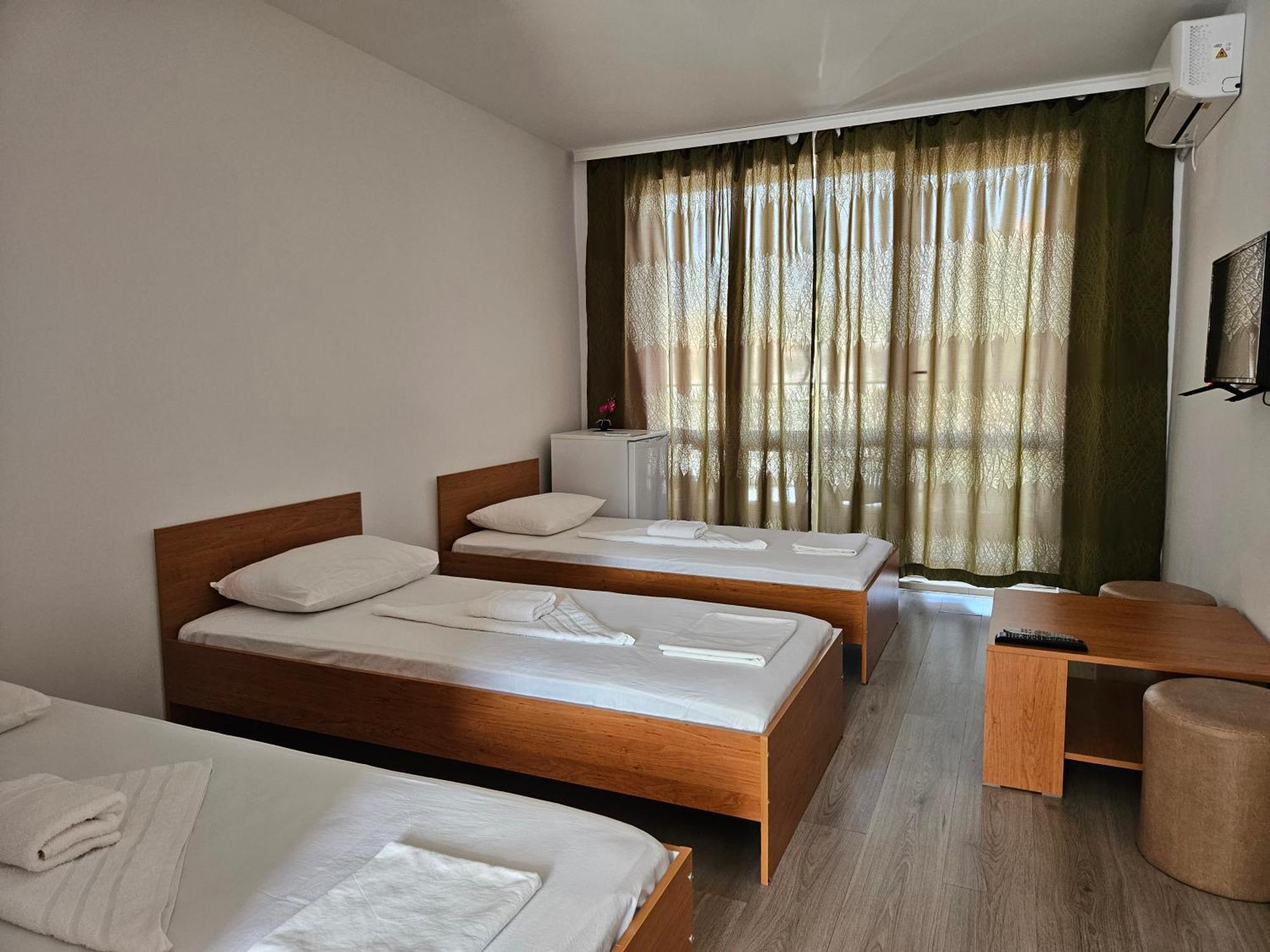Family House Manolov Hotel Obzor Exterior foto
