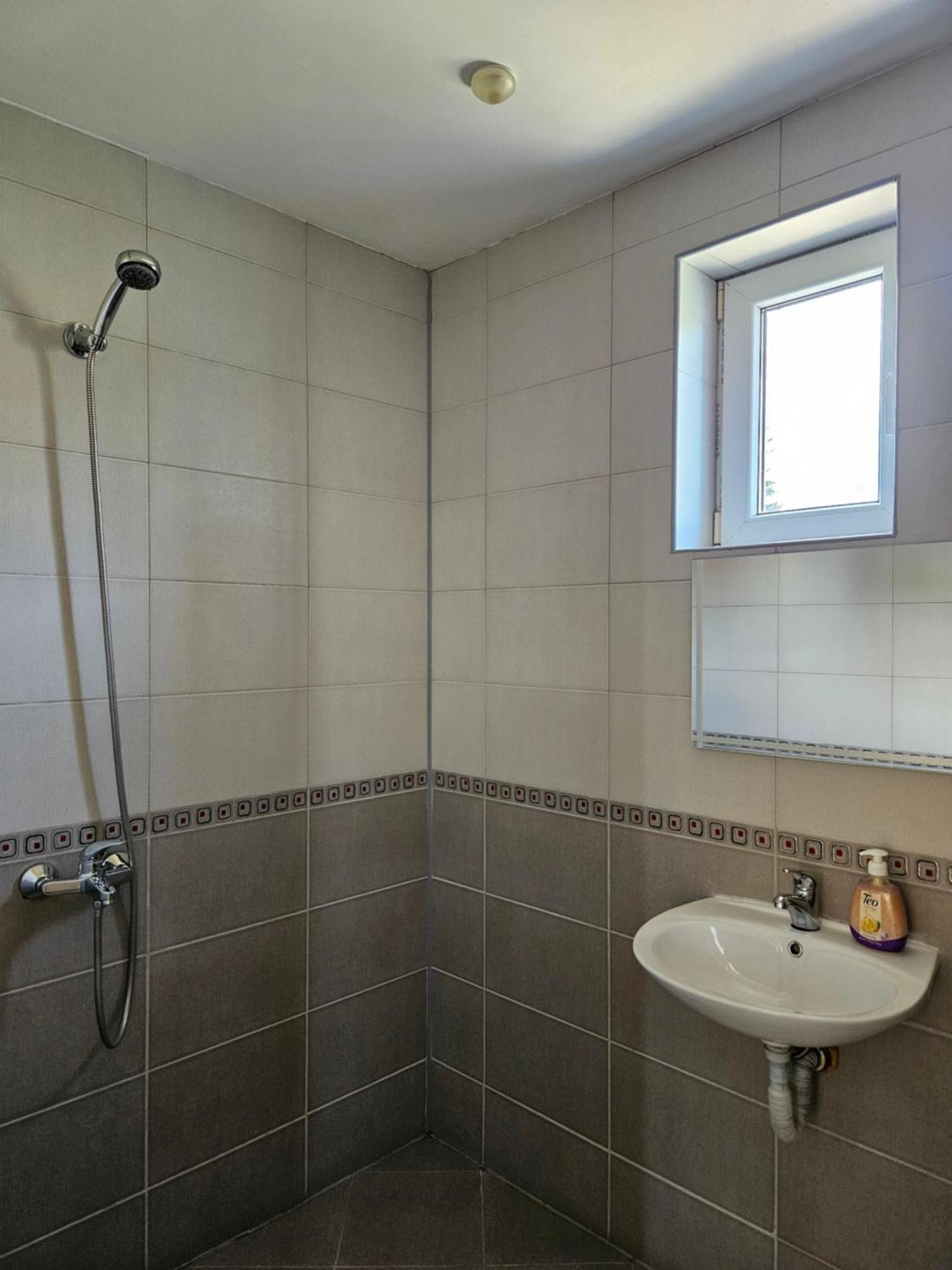Family House Manolov Hotel Obzor Exterior foto